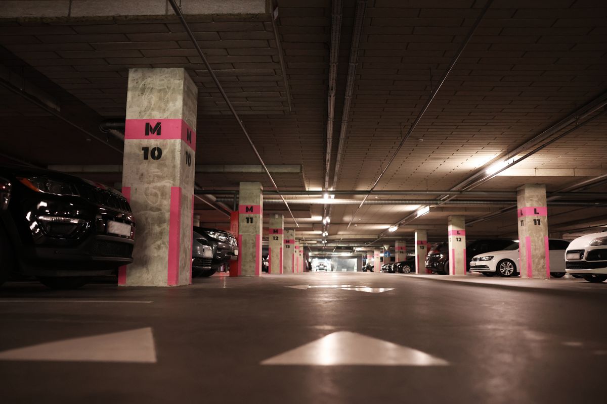 4 Key Factors Affecting Hong Kong Parking Space Prices in 2026
