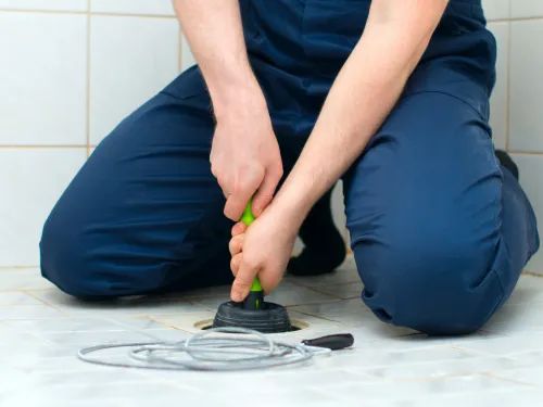 Shower Curb Drainage: Causes and DIY Fixes - 9