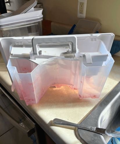 【回南天】抽濕機齋倒水唔夠！水箱現「粉紅黏液」變細菌溫床 教你正確清洗步驟：切忌用水直接沖洗濾網 - 2