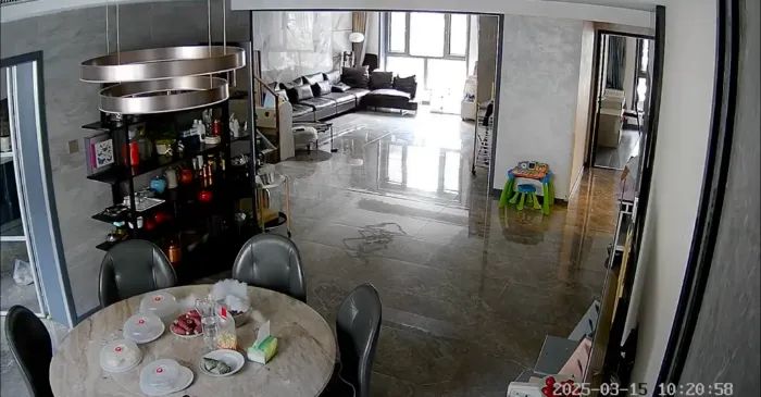 【網購電器】電動餐枱突爆炸起火! 北上買電器 電壓一樣就一定安全? 消委會提醒5大注意事項 - 3