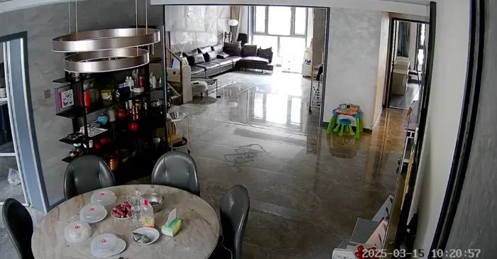 【網購電器】電動餐枱突爆炸起火! 北上買電器 電壓一樣就一定安全? 消委會提醒5大注意事項 - 2