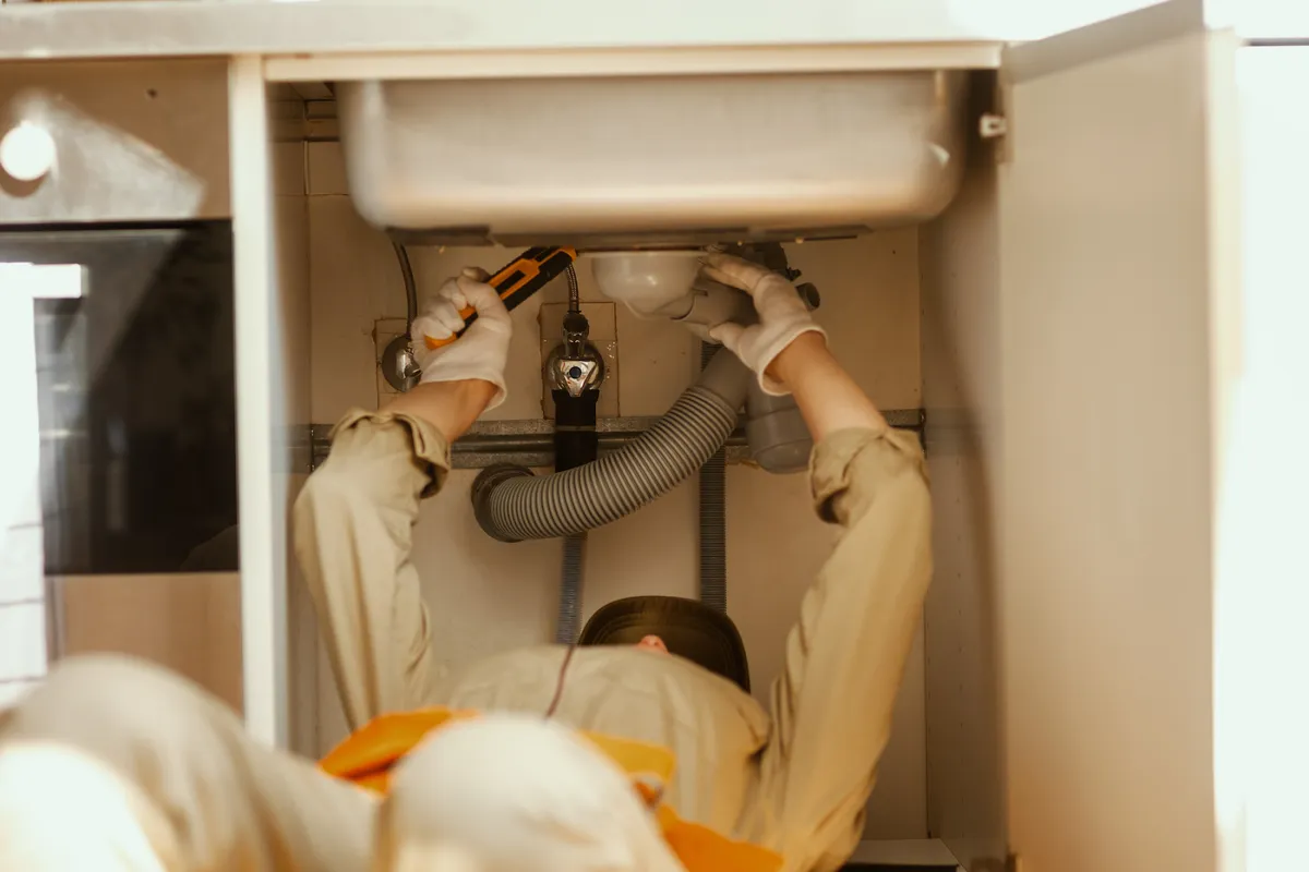 Fix Bathroom Odors: U-Bend Myths and Solutions