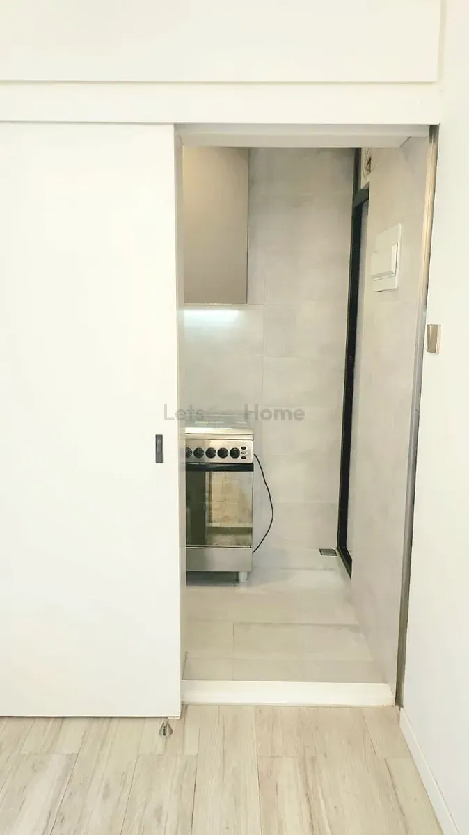 良基大廈 - 10