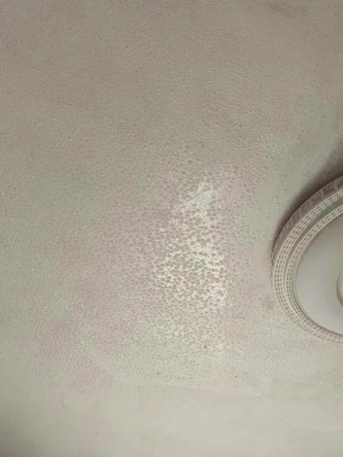 【冷氣季節必讀】天花板滲水唔一定係樓上漏水?教你1招辦別+自救指南 - 3
